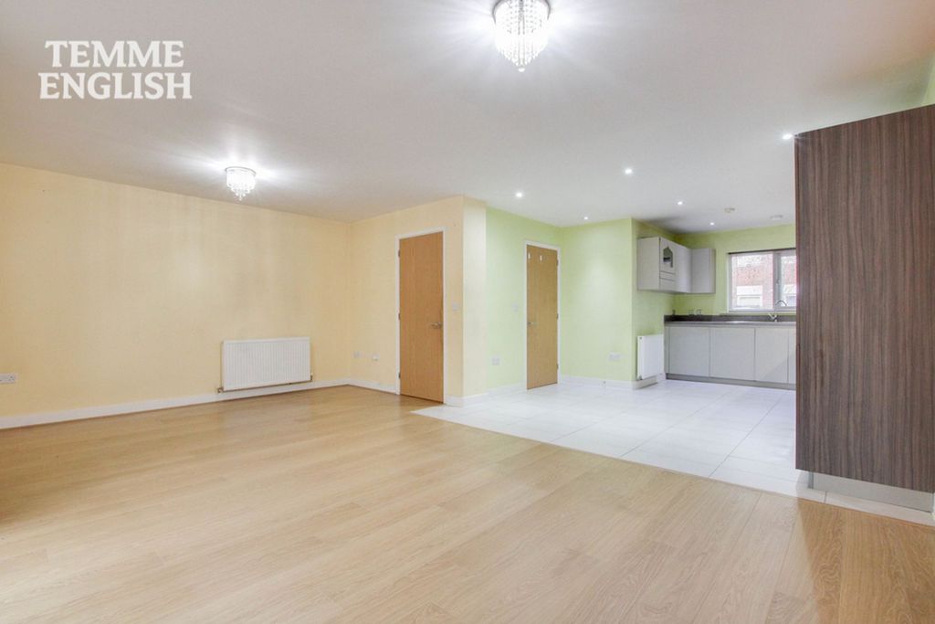 Property photo 3 of 27