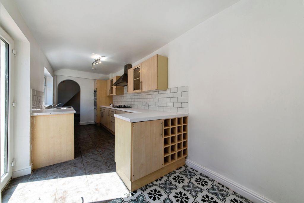 Property photo 3 of 19 Pbox-Img.Jpg