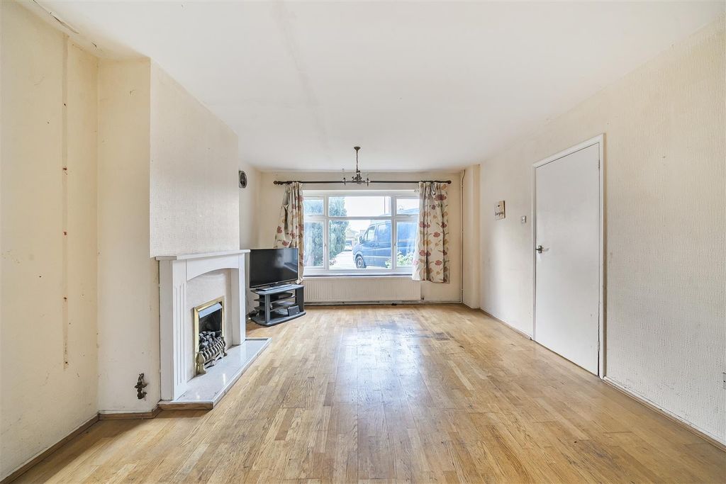 Property photo 2 of 18 1339970-24-68Bb2B9c9Be14.Jpg