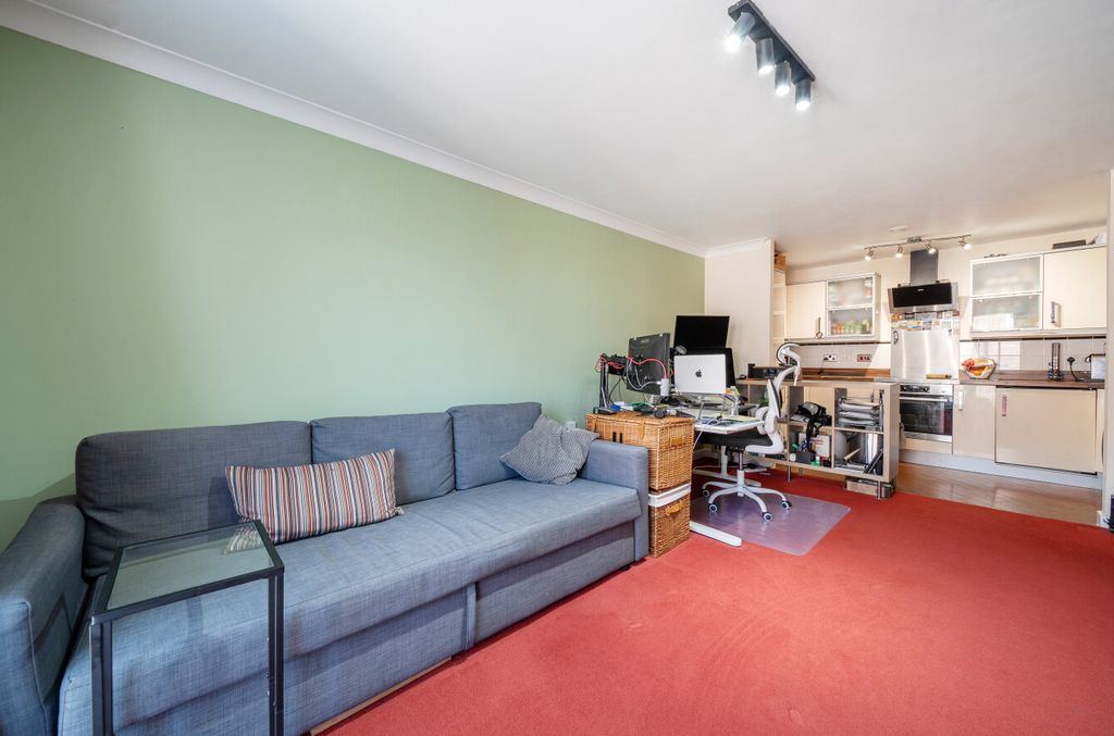 Property photo 3 of 10