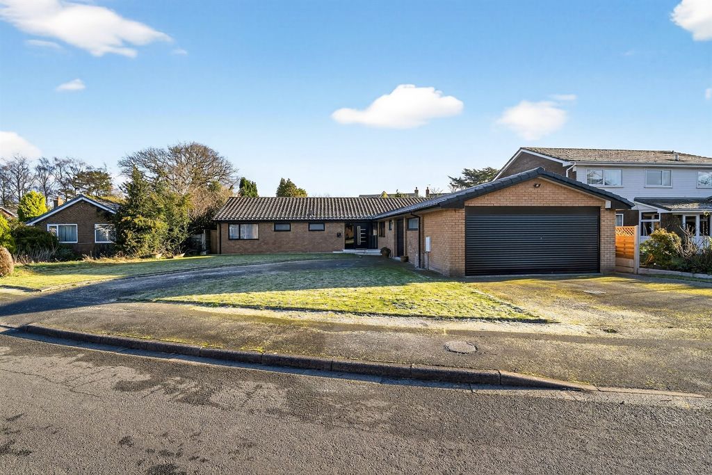 Property photo 1 of 27 (Main)