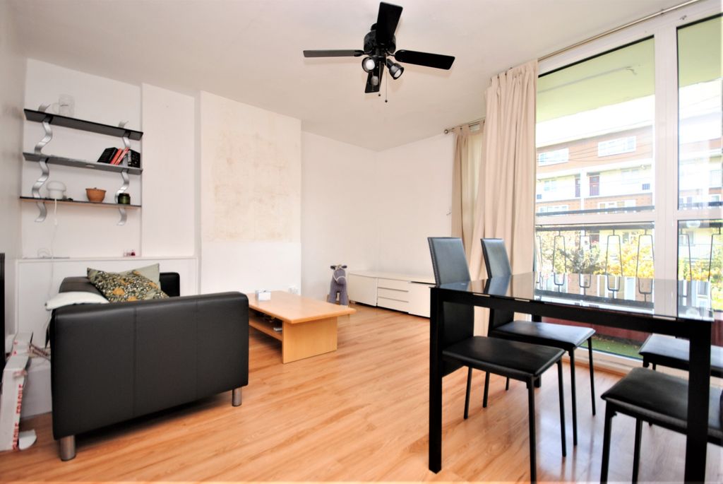 Property photo 2 of 7 Living Room