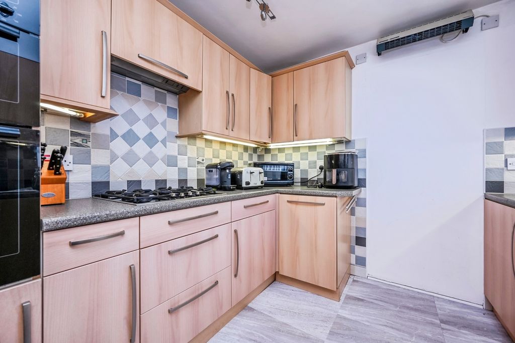 Property photo 3 of 16 Photo