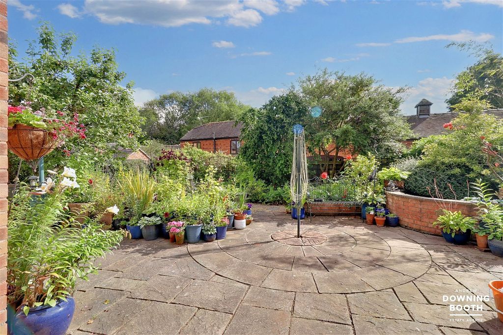 Property photo 2 of 37