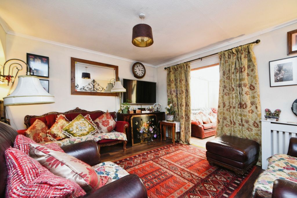 Property photo 3 of 15