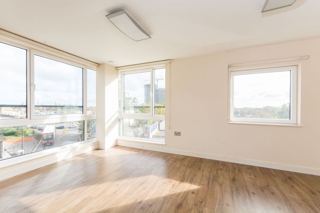 Property photo 1 of 7
