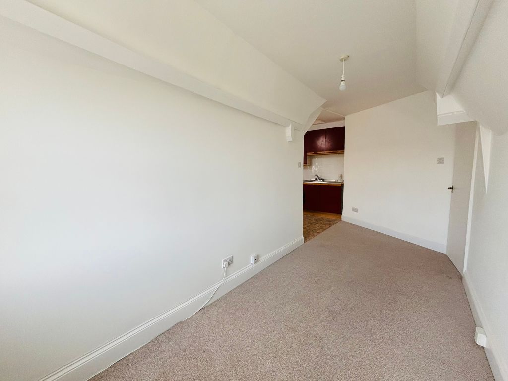 Property photo 3 of 8 Img_3078