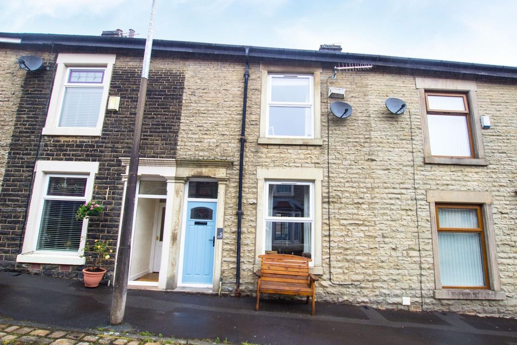 Property photo 3 of 18 Almond Street (3).Jpg