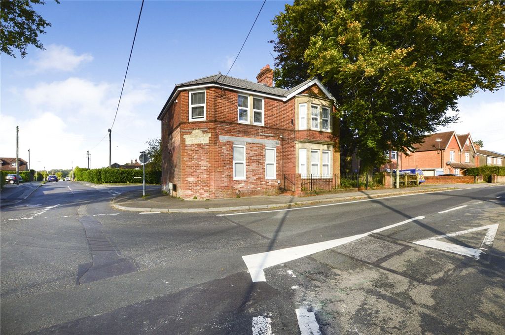 Property photo 1 of 7 Front View