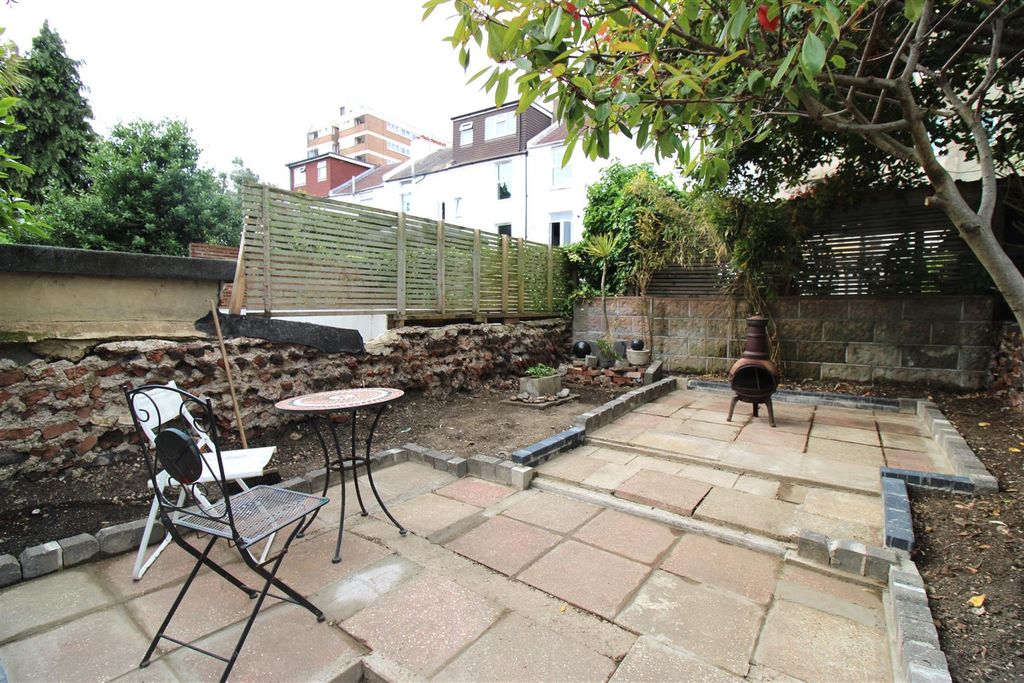 Property photo 1 of 10 Garden