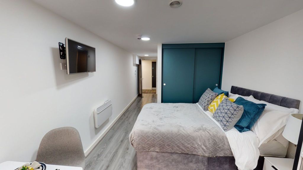 Property photo 2 of 5