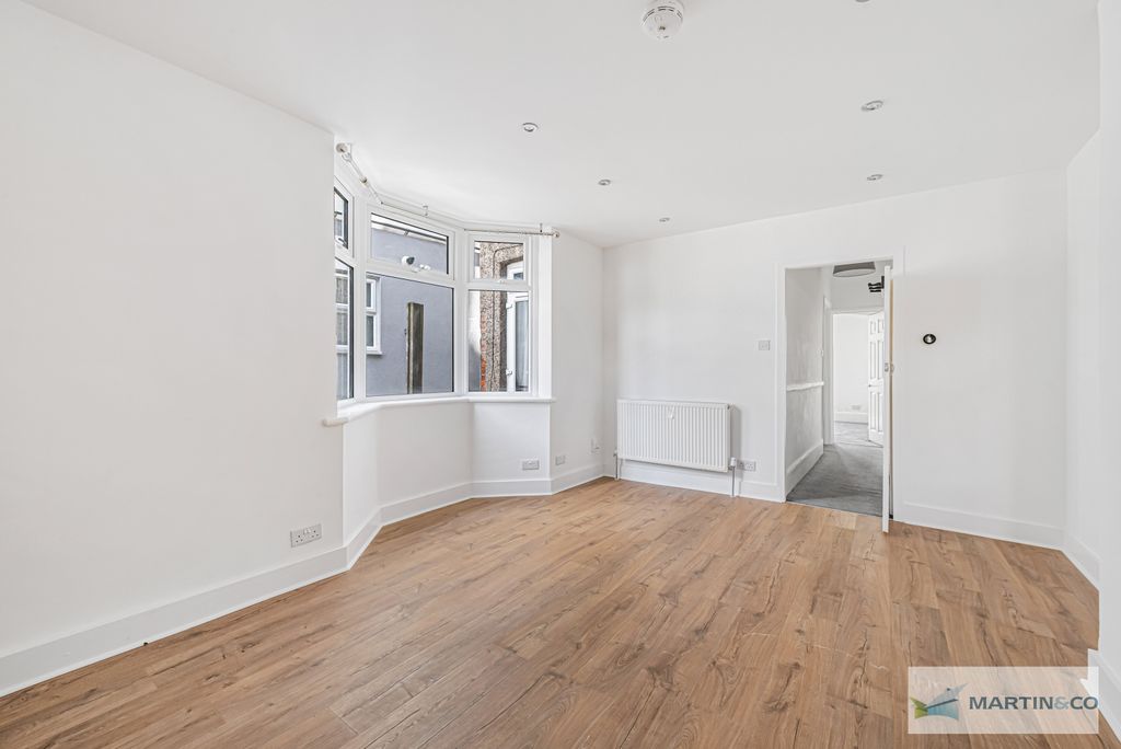Property photo 3 of 15 6_84153_Watermarked