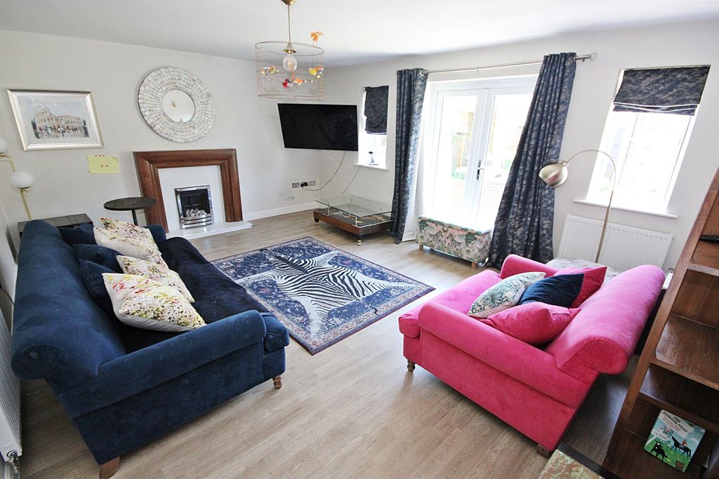 Property photo 3 of 19 4127536