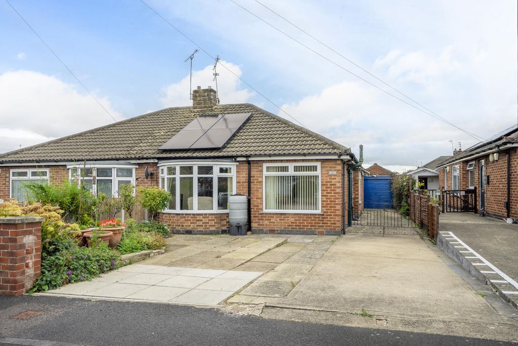 Property photo 1 of 20 Front (Exterior)