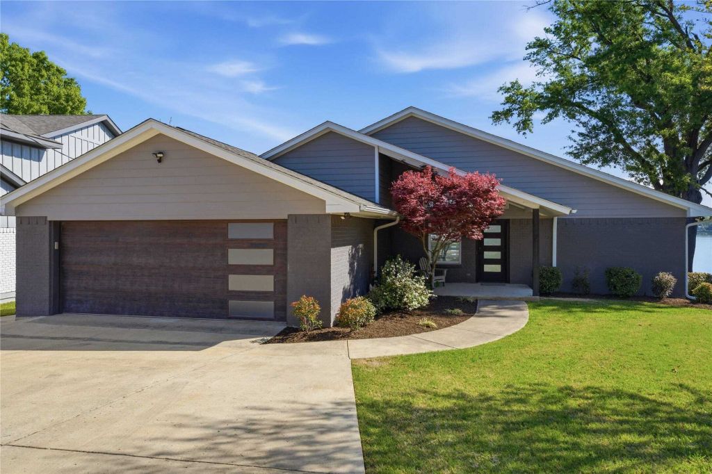 Property photo 1 of 31