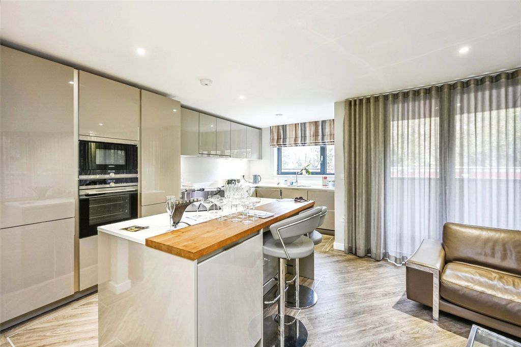 Property photo 3 of 18 Picture No. 08