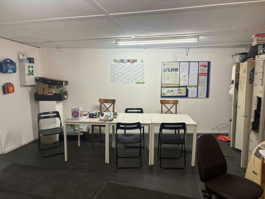 Property photo 3 of 5 Int 2.Jpg