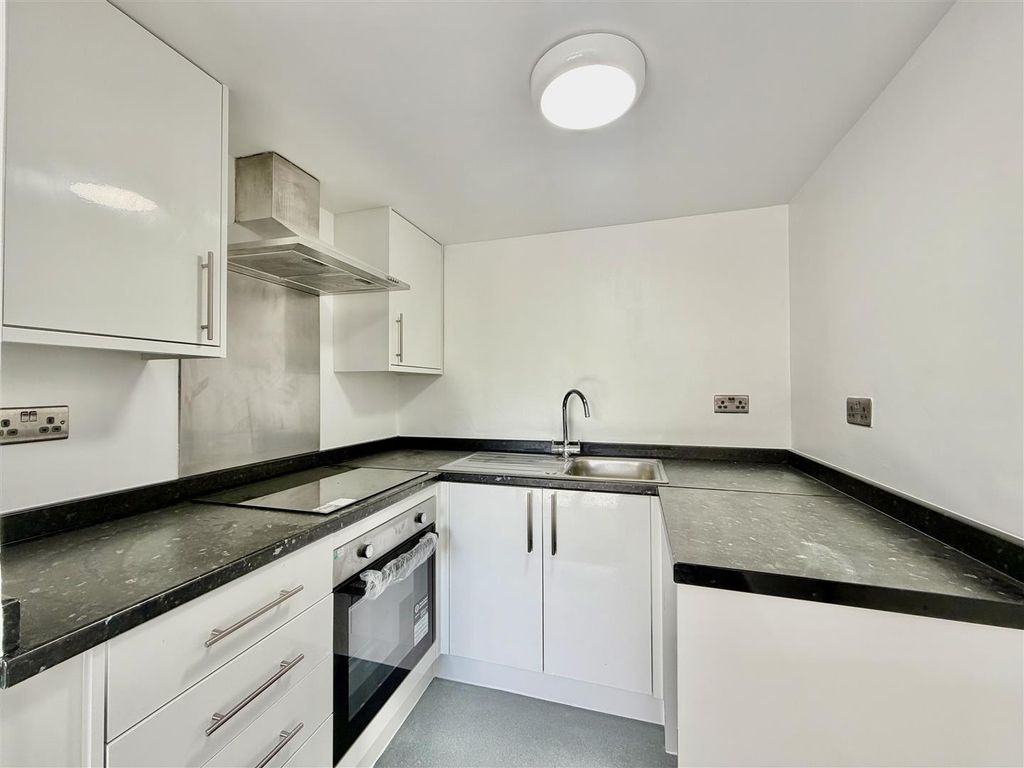 Property photo 1 of 6 Kitchen
