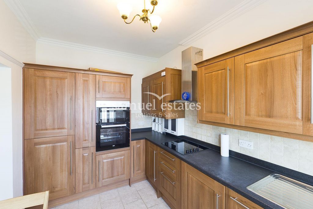 Property photo 1 of 7 (Main)