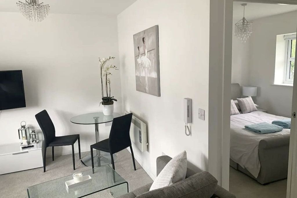 Property photo 2 of 3
