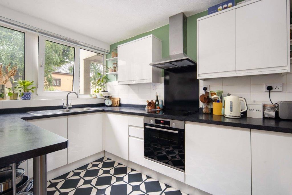 Property photo 2 of 18 Kitchen