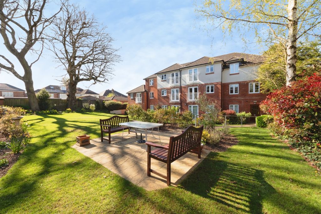 Property photo 1 of 17