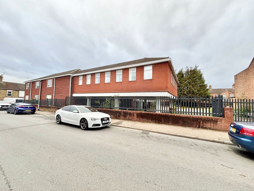 Property photo 2 of 47