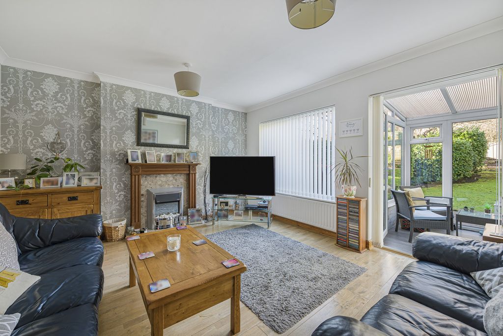 Property photo 2 of 28