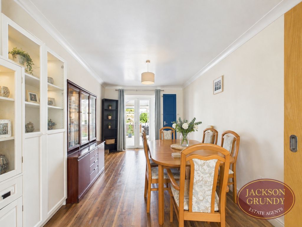 Property photo 3 of 15 Ladymead Close