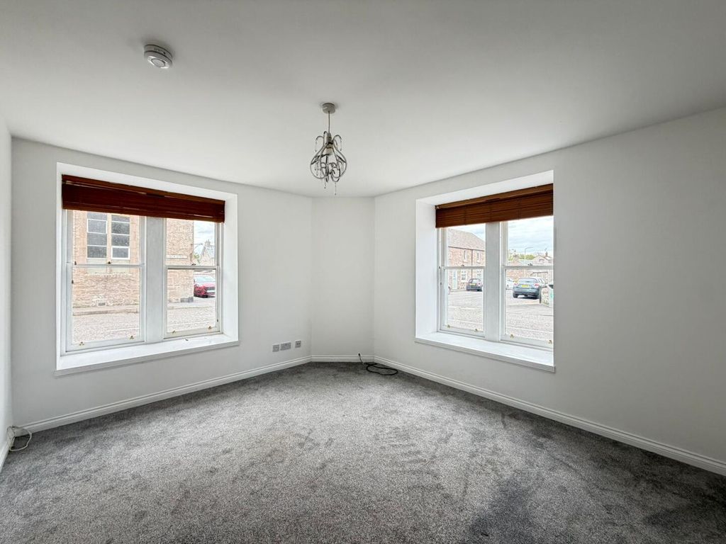 Property photo 2 of 16 Living Room