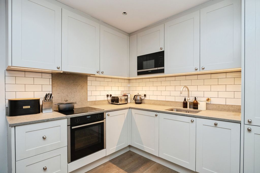 Property photo 2 of 20 2