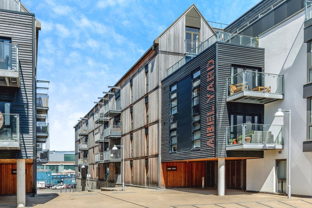 Property photo 1 of 20