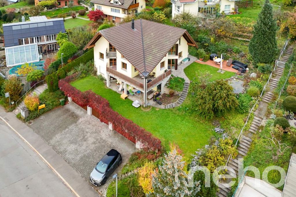 Property photo 3 of 13