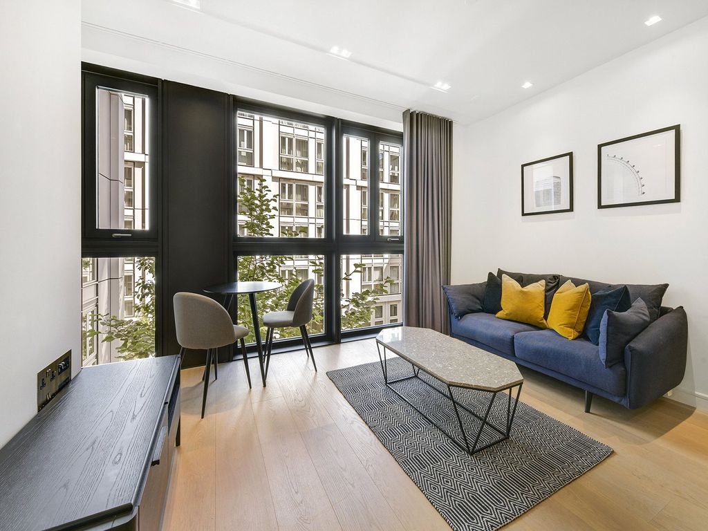 Property photo 2 of 14 Lincoln Square