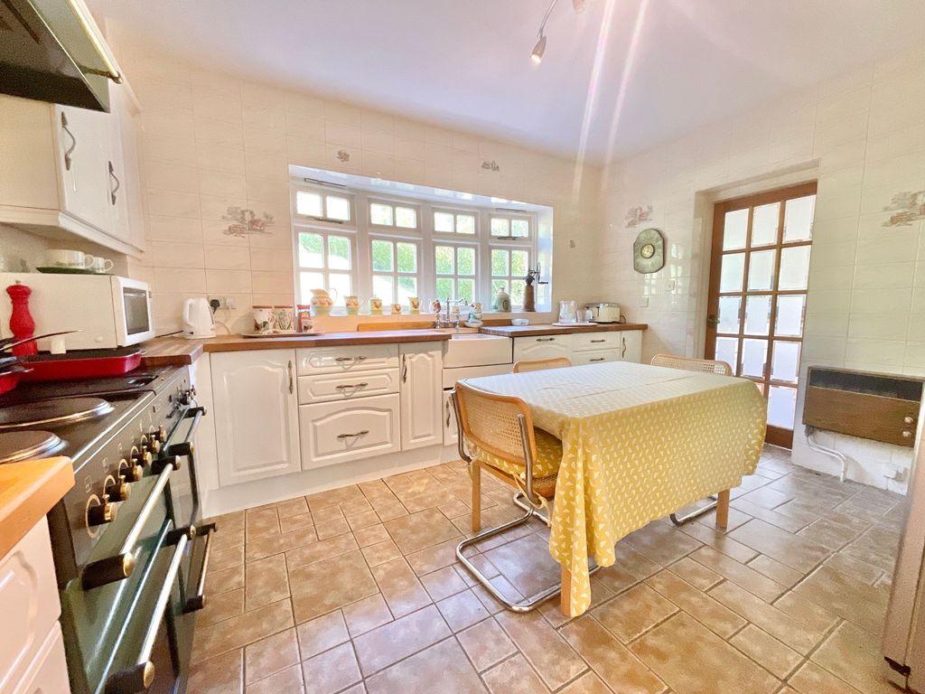 Property photo 3 of 38