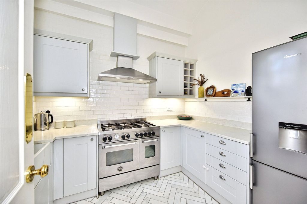 Property photo 3 of 24 Kitchen