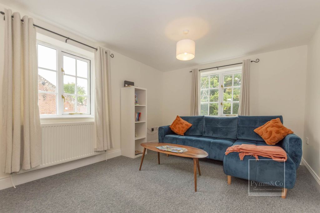 Property photo 2 of 9