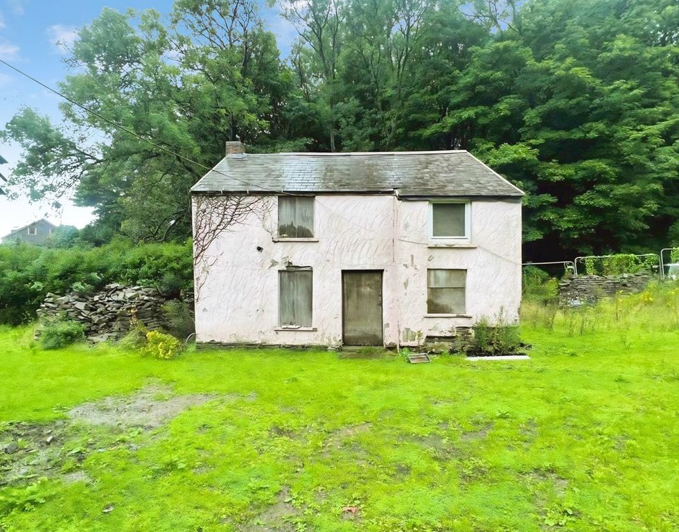 Property photo 3 of 12