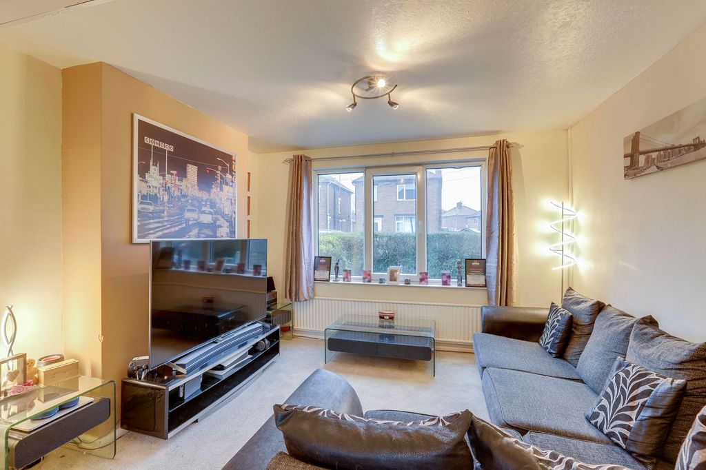 Property photo 2 of 16 Living Room