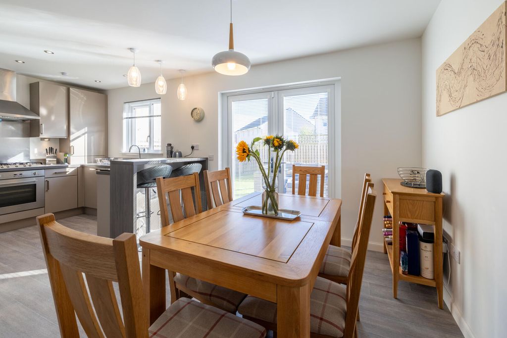 Property photo 2 of 27 Dining Room