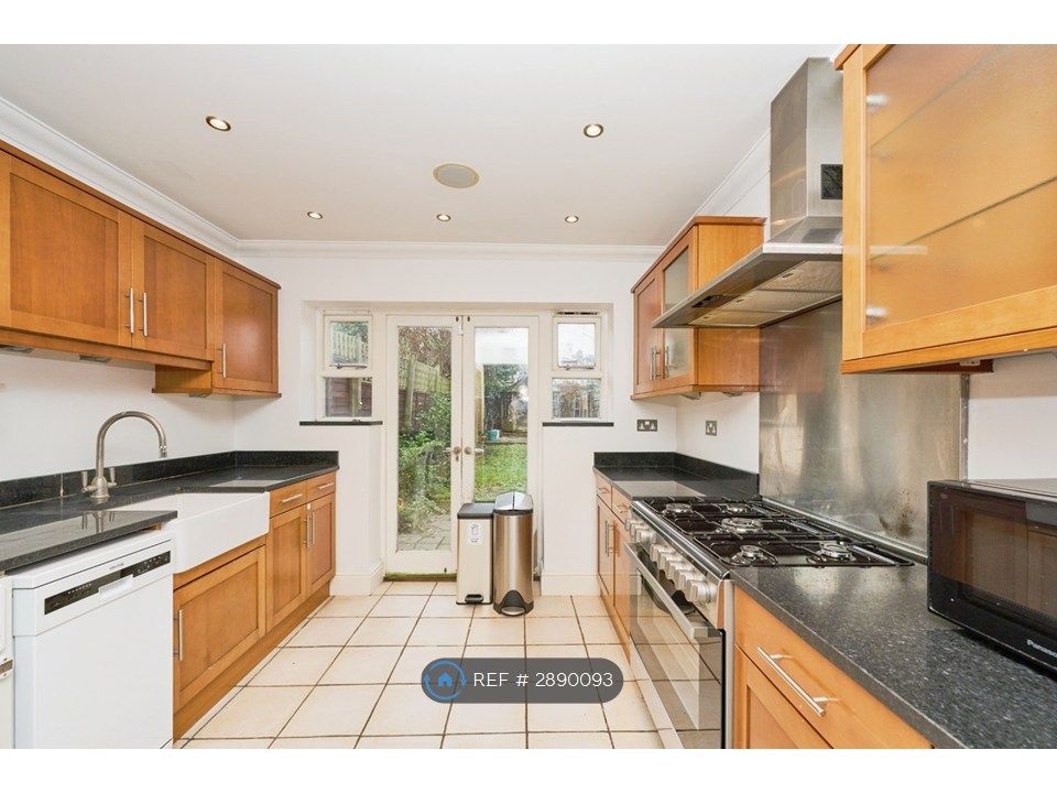 Property photo 3 of 15 Kitchen