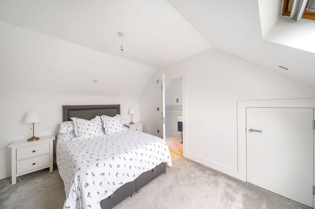 Property photo 3 of 21