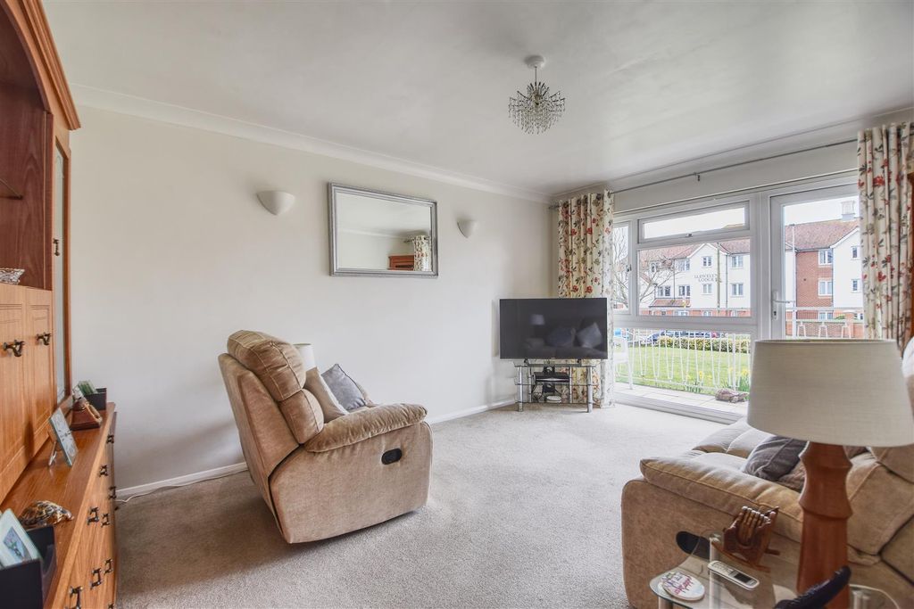 Property photo 2 of 10
