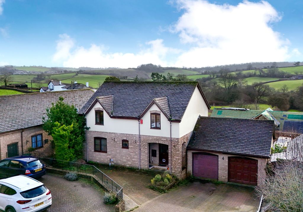 Property photo 1 of 25