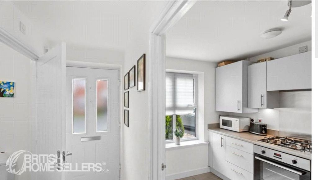 Property photo 3 of 23 Picture No. 18