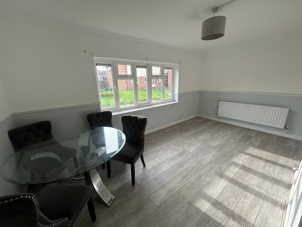 Property photo 2 of 9 Image