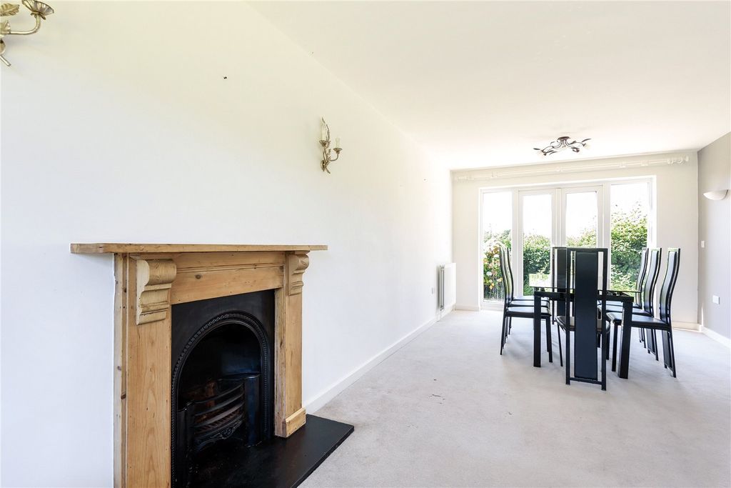 Property photo 2 of 9 Living Room