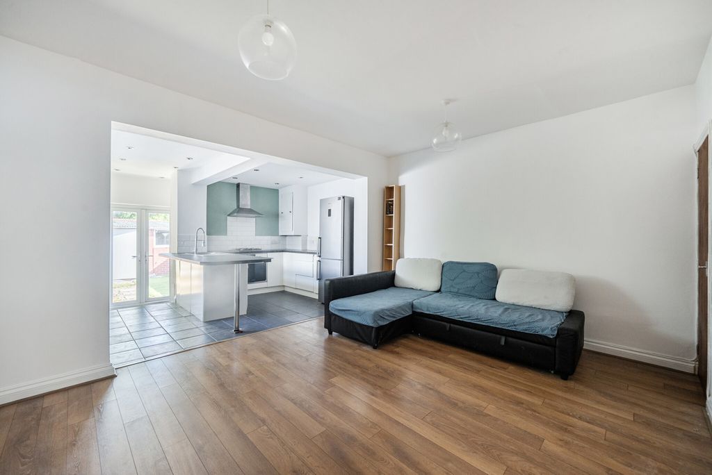 Property photo 2 of 11 1467964-19-6A1566...