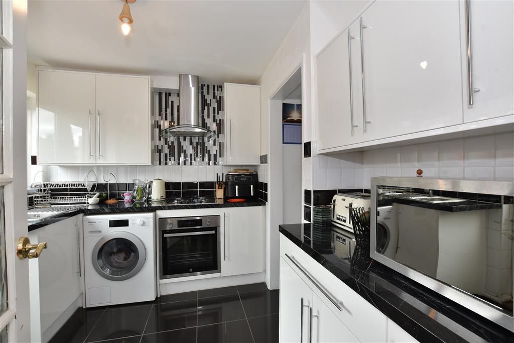 Property photo 2 of 15 Kitchen