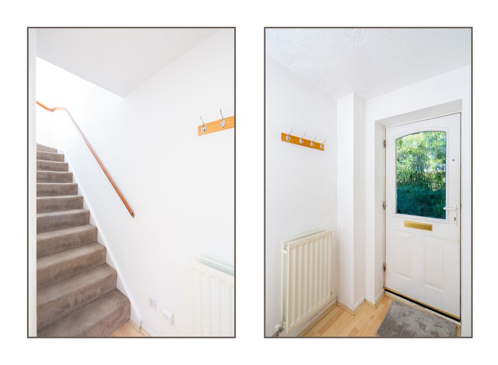 Property photo 2 of 19 Entrance Hall